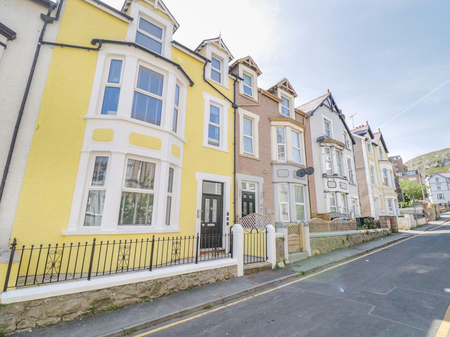 Downtown - Manhattan House Holiday home Llandudno